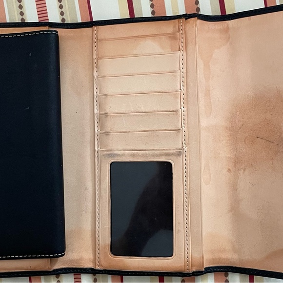 COACH Soho Black Smooth Leather Silver Buckle Trifold Wallet Tan Interior - Picture 4 of 14